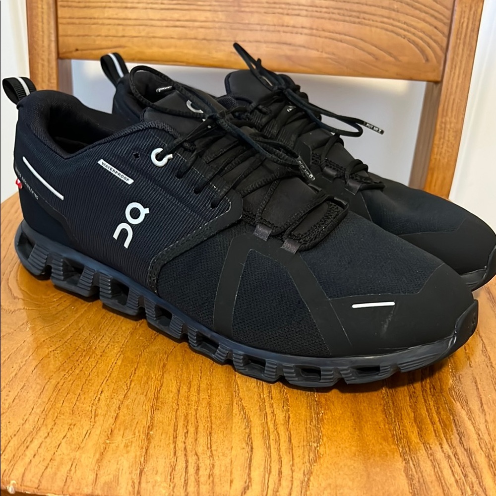 On Running Cloud Men's Black Running Shoes Size 10.5